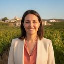 Rosalba Freixenet, consultora de selección especializada en agricultura, en una finca andaluza